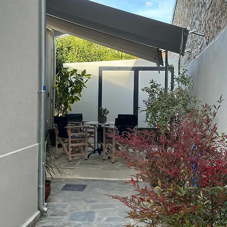 La Petite Mansion, Next To The Center! * Βόλος