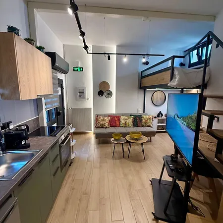 La Petite Mansion, Next To The Center! *