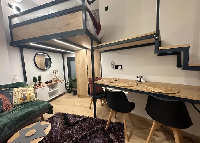 La Petite Mansion, Next To The Center! *