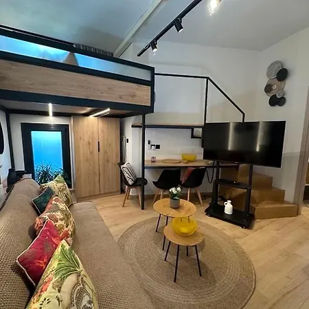 Semesterbostad La Petite Mansion, Next To The Center! Volos