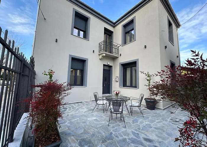 La Petite Mansion, Next To The Center! *