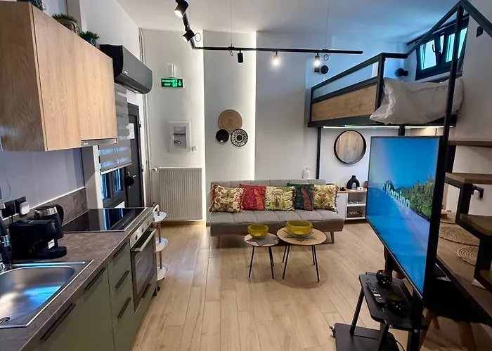 La Petite Mansion, Next To The Center! *