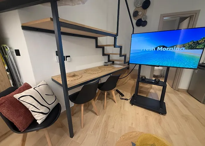 La Petite Mansion, Next To The Center! *